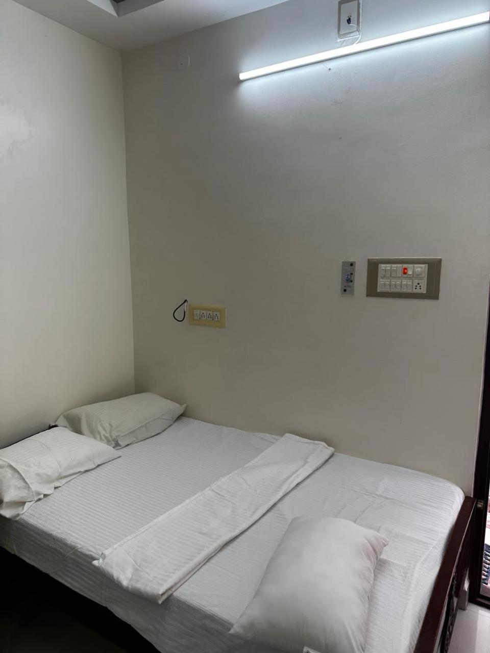 Temple View Home Stay Tiruvannāmalai Zewnętrze zdjęcie