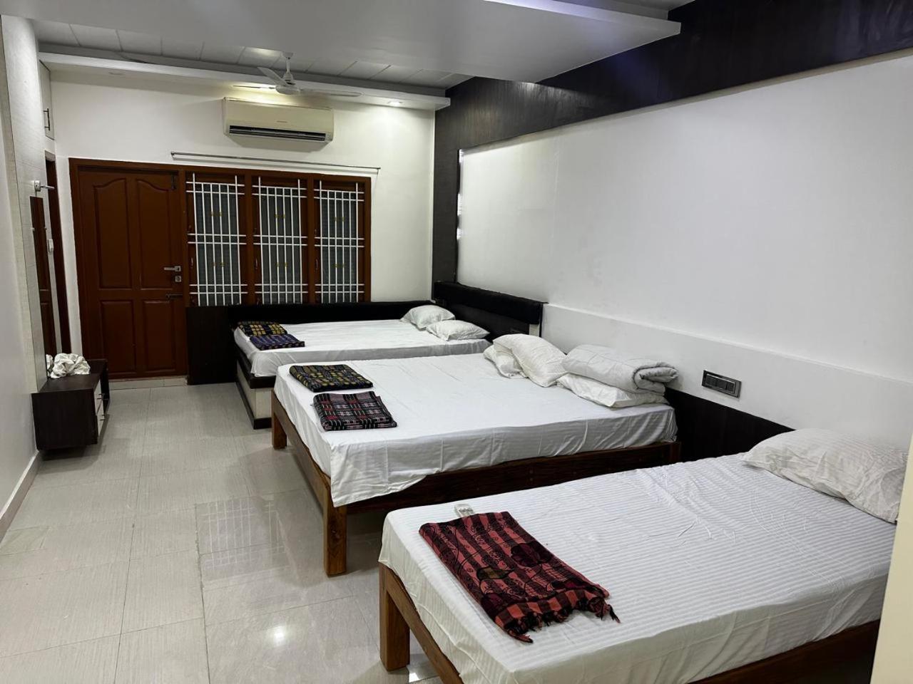 Temple View Home Stay Tiruvannāmalai Zewnętrze zdjęcie